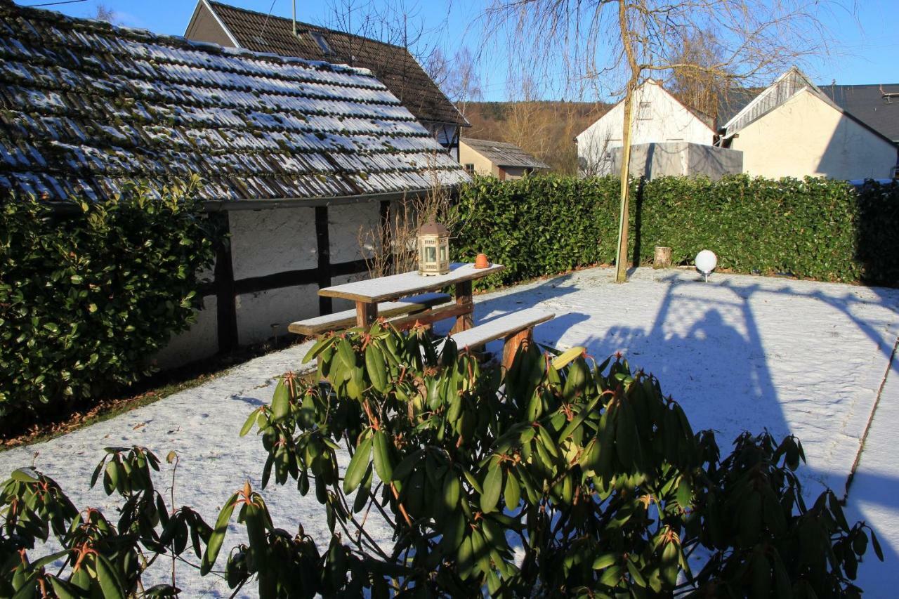 Ferienhaus Am Kreuzberg - Nuerburgring Ulmen Esterno foto