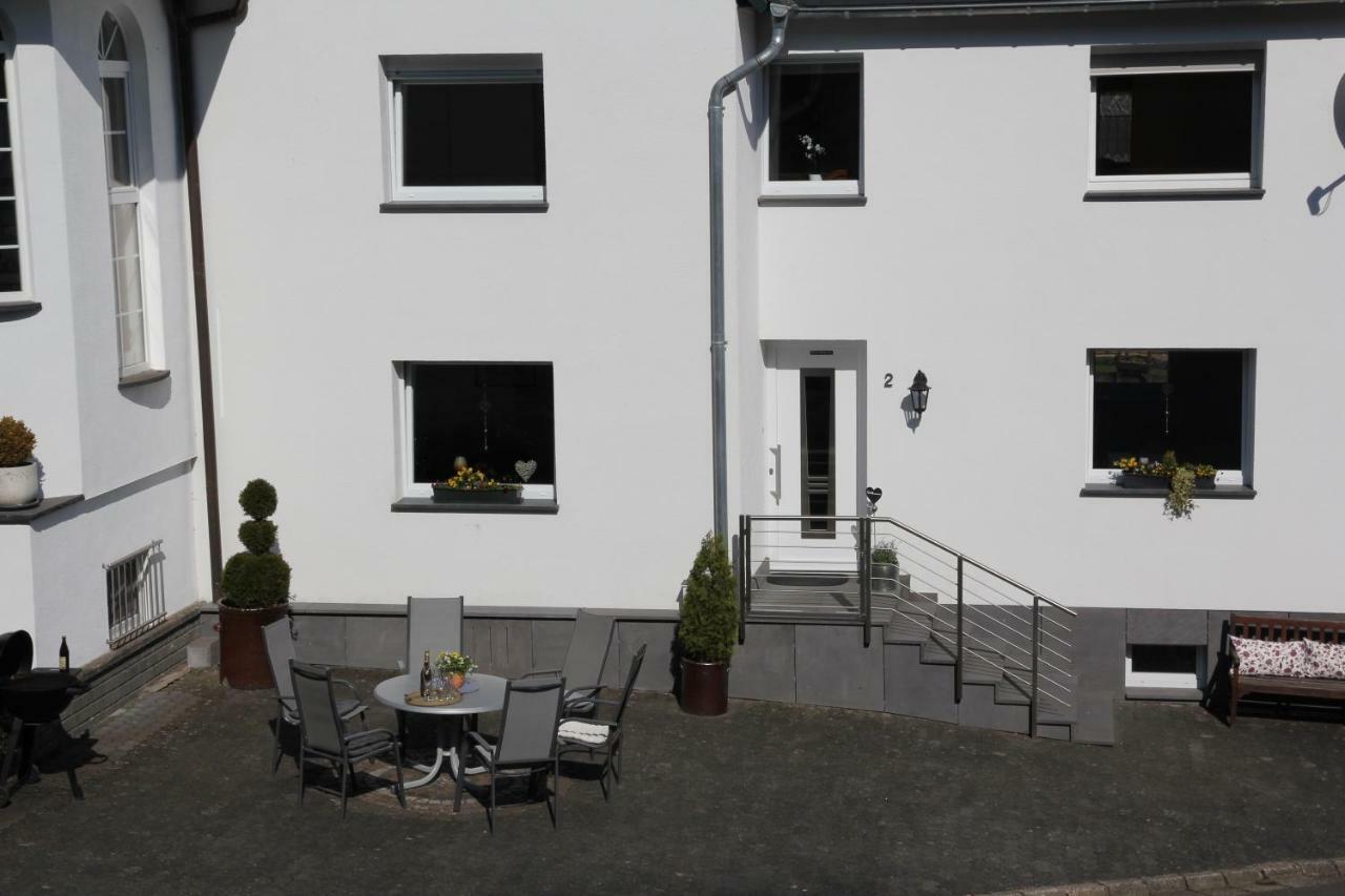 Ferienhaus Am Kreuzberg - Nuerburgring Ulmen Esterno foto