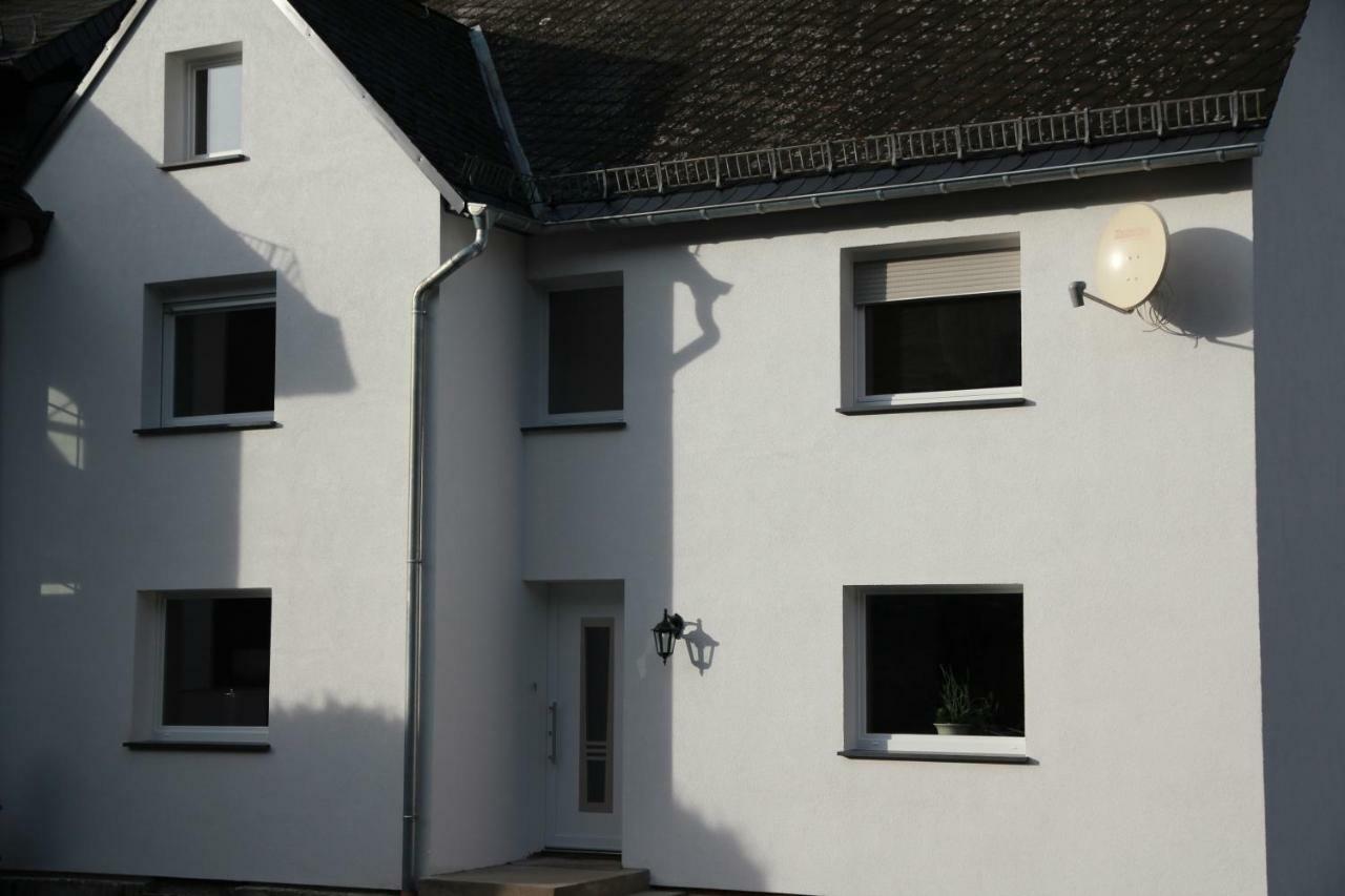 Ferienhaus Am Kreuzberg - Nuerburgring Ulmen Esterno foto